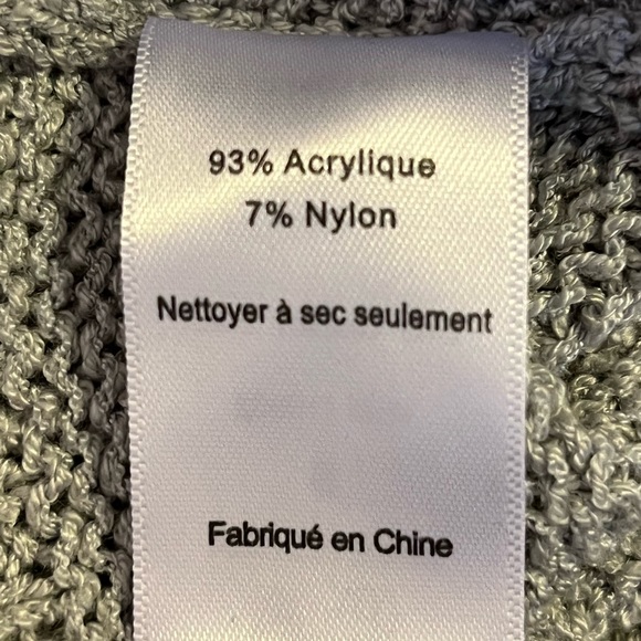 Distressed Sweater - Picture 11 of 11